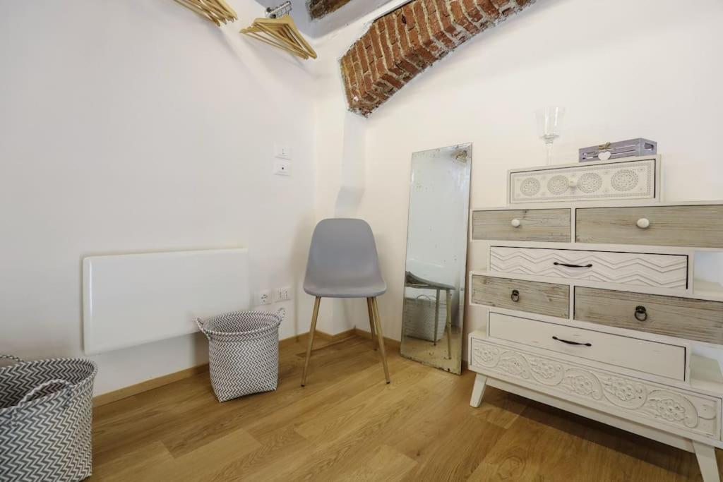 Cozy Loft Navigli, Close To Duomo And Bocconi - Italy Flat Vacation Milan Exterior photo